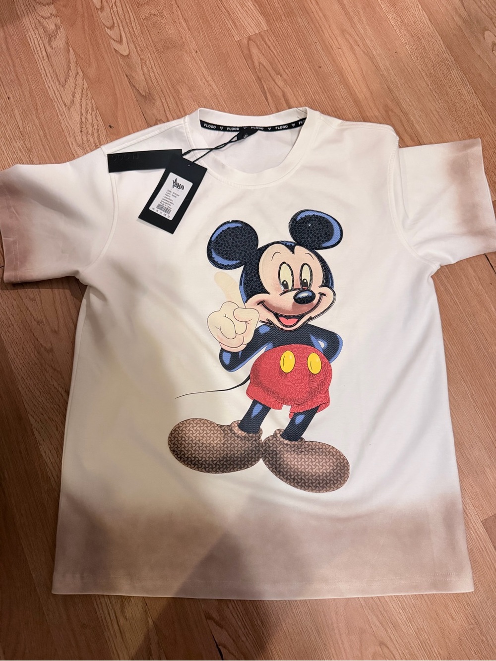 AdultosWhite Mickey Mouse Graphic Tee by Disney